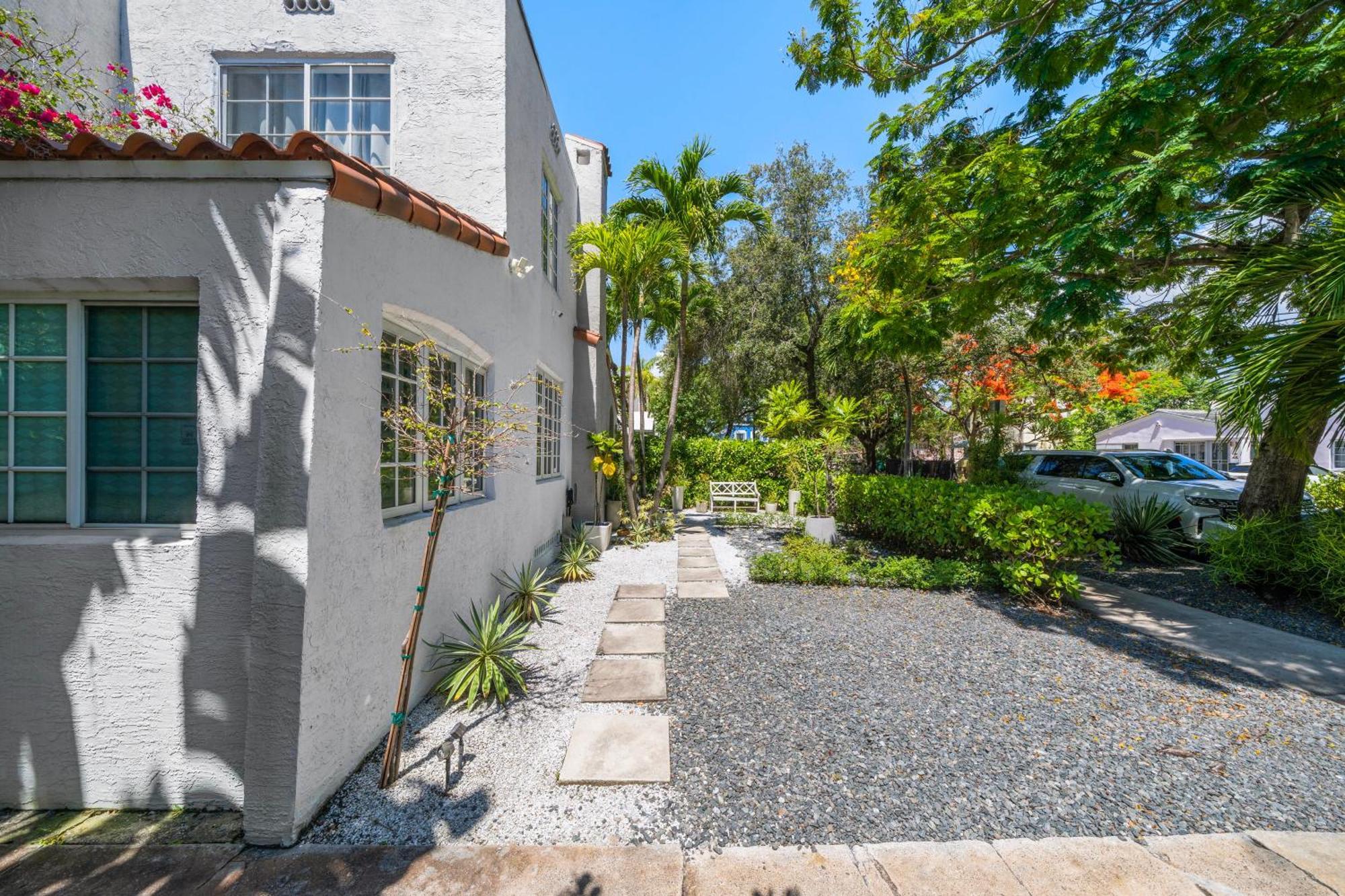 Design District Luxury The Perfect 3 Bedrooms Holiday home *